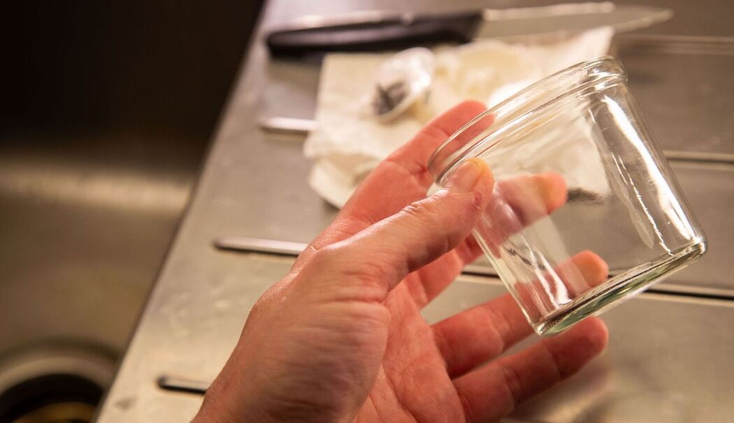 Sauberes Glas ohne Wachsreste Sauberes Glas ohne Wachsreste