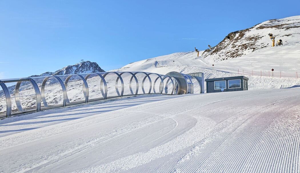 Ein Glastunnel am Giggijoch in Sölden Ein Glastunnel am Giggijoch in Sölden