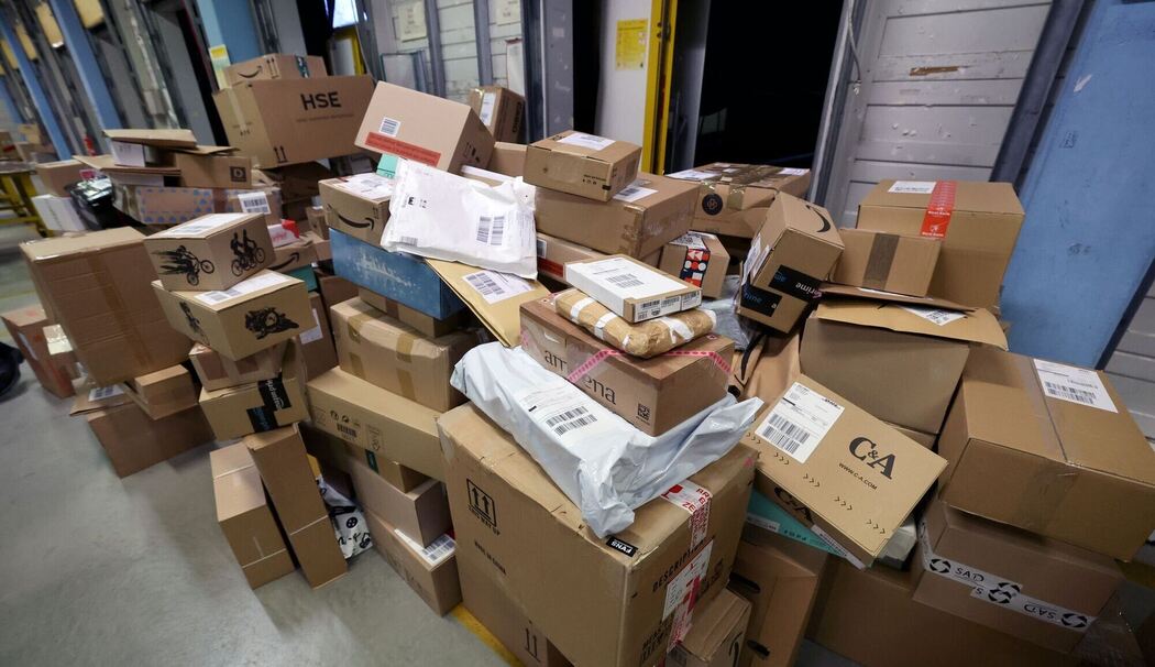 Weihnachts-Hochbetrieb beim Post-Paketdienst