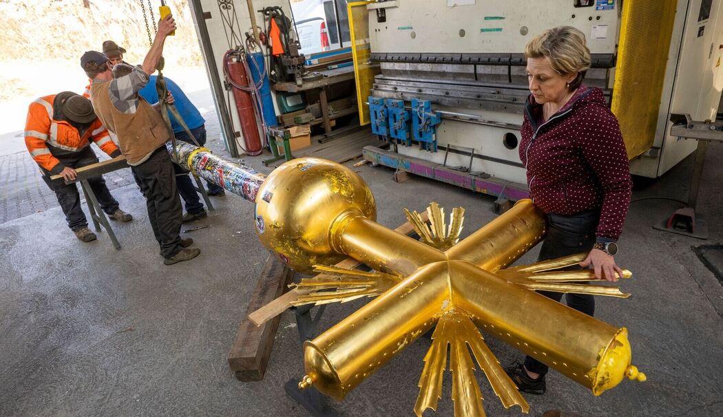 Zugspitz-Gipfelkreuz wird ins Tal geflogen und restauriert