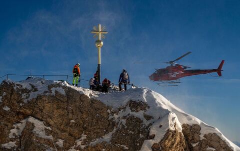 Rücktransport des Zugspitz-Gipfelkreuzes