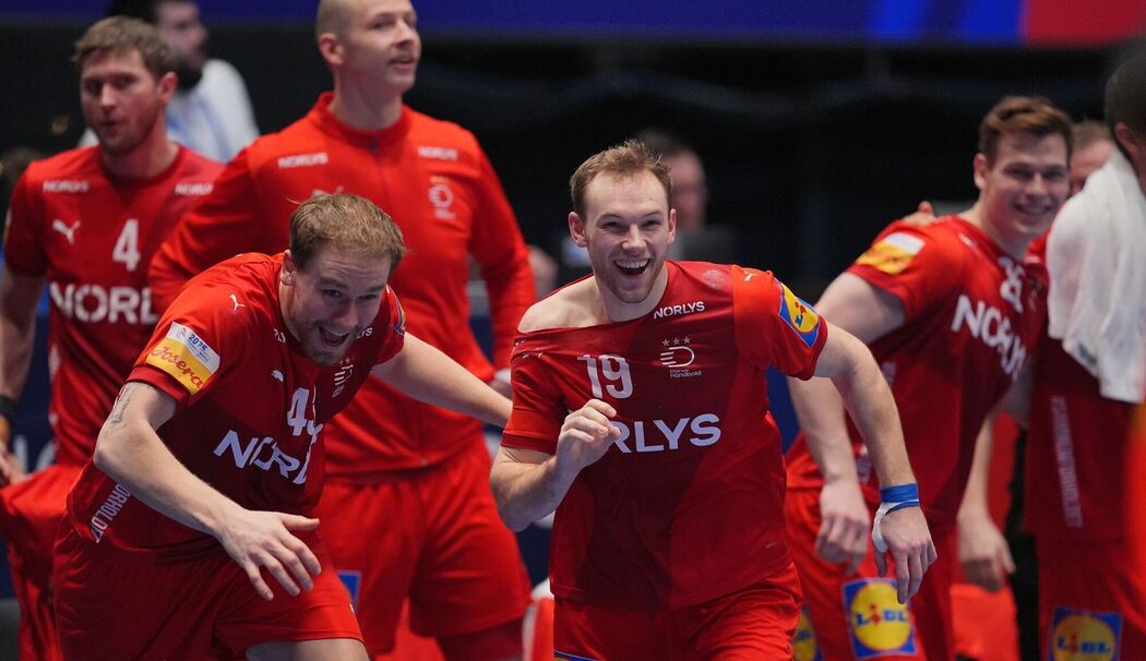 Simon Pytlick (l) und Mathias Gidsel