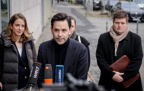 Gremiensitzungen und Statements der Bundesparteien